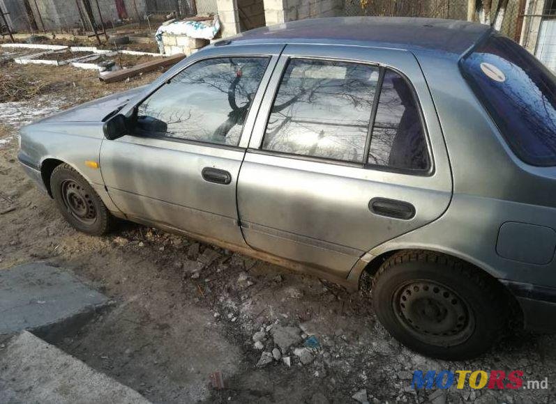 1994' Nissan Sunny photo #1