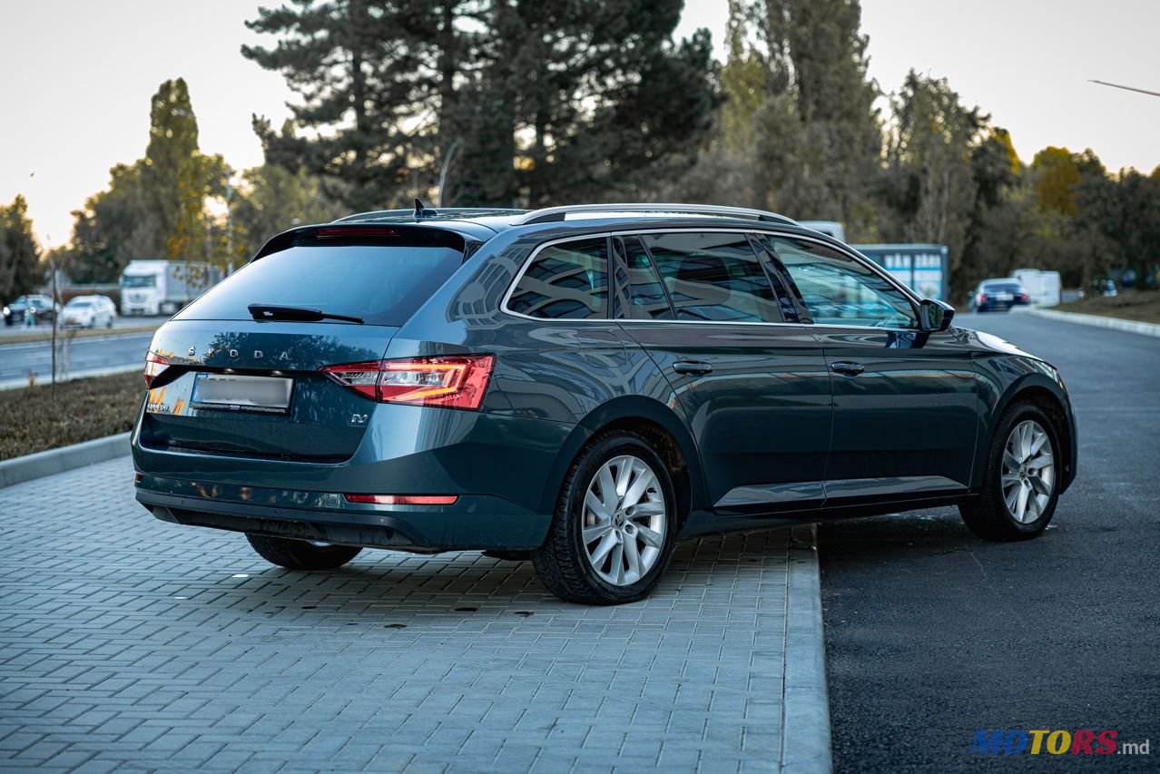2020' Skoda Superb photo #2