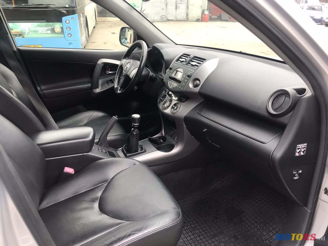 2007' Toyota RAV4 photo #3