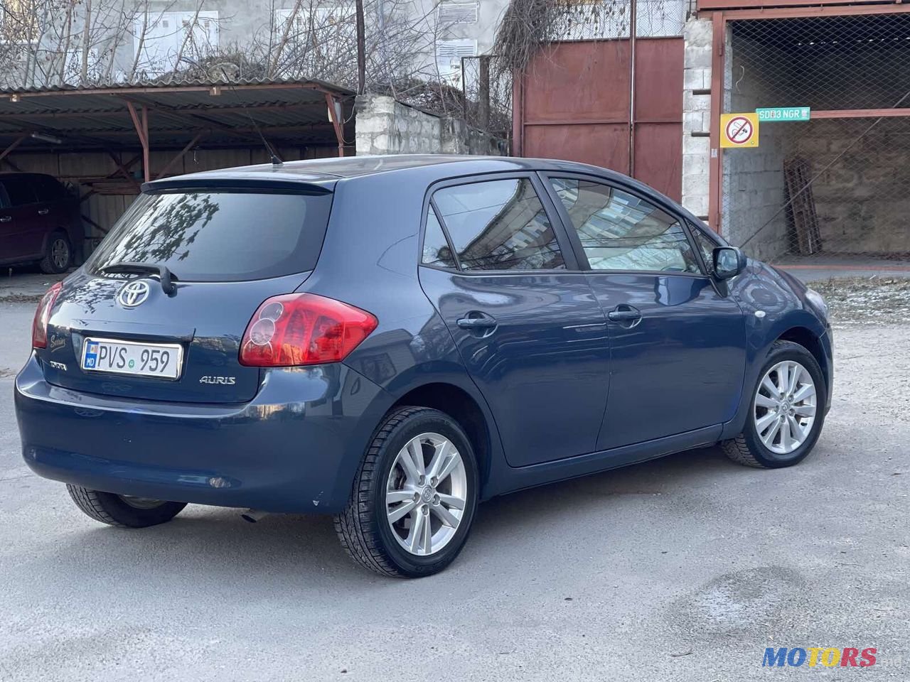 2010' Toyota Auris photo #4