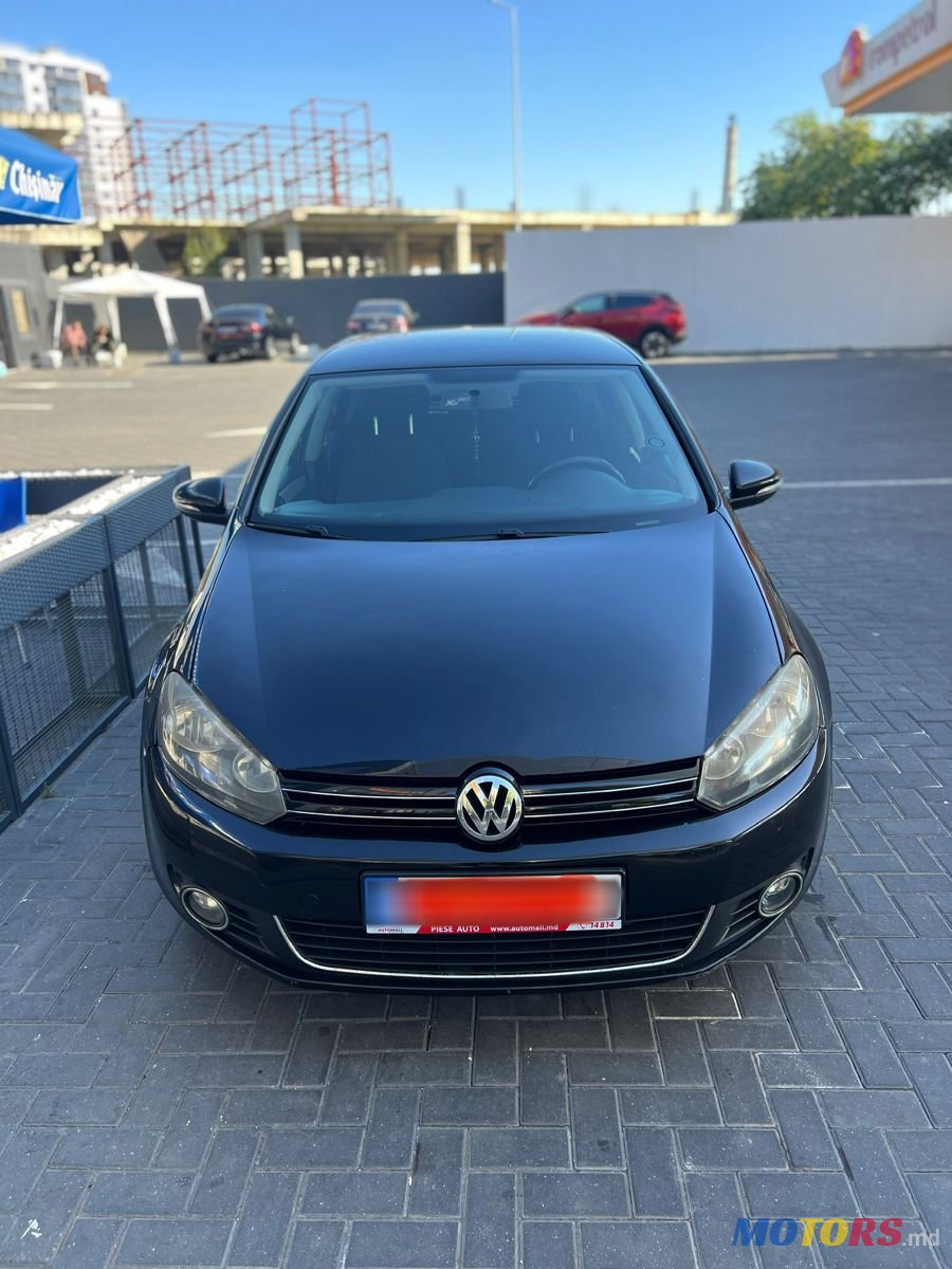 2010' Volkswagen Golf photo #2