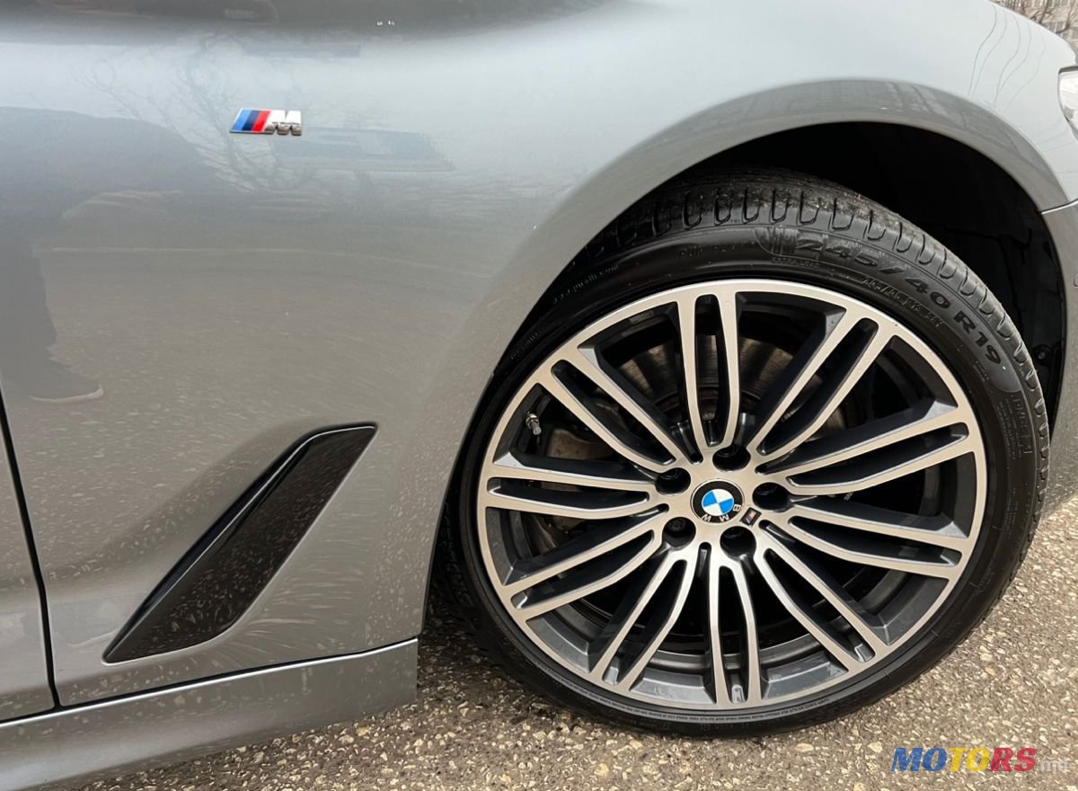 2018' BMW 5 Series photo #3