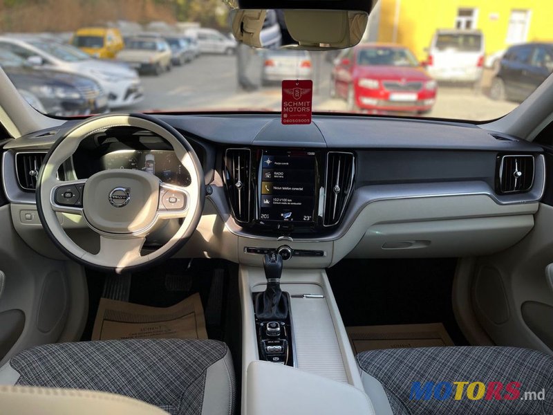 2020' Volvo XC60 photo #2