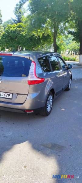 2012' Renault Grand Scenic photo #5