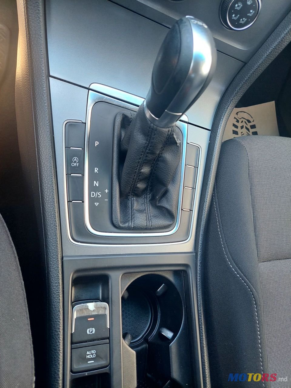 2014' Volkswagen Golf photo #3