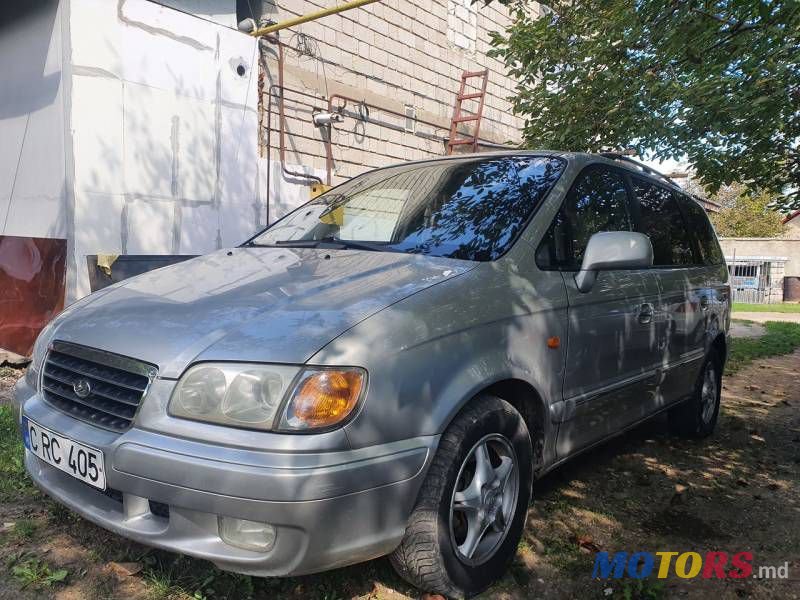 2003' Hyundai Trajet photo #1
