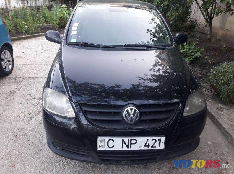 2006' Volkswagen Fox photo #1