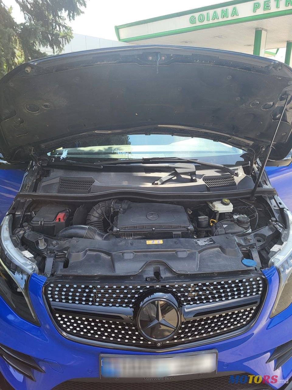 2017' Mercedes-Benz V-Class photo #2