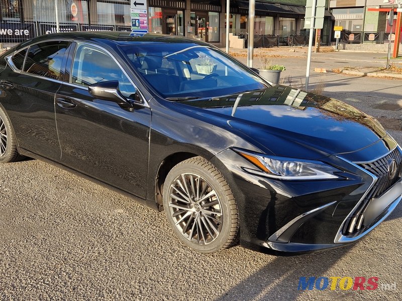 2023' Lexus ES 300 ES300H 2.5 Hybrid photo #2