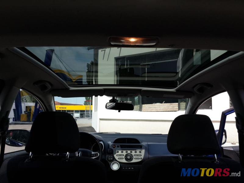 2010' Honda Jazz photo #2