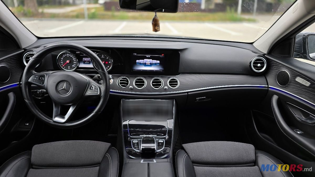 2017' Mercedes-Benz E-Class photo #5