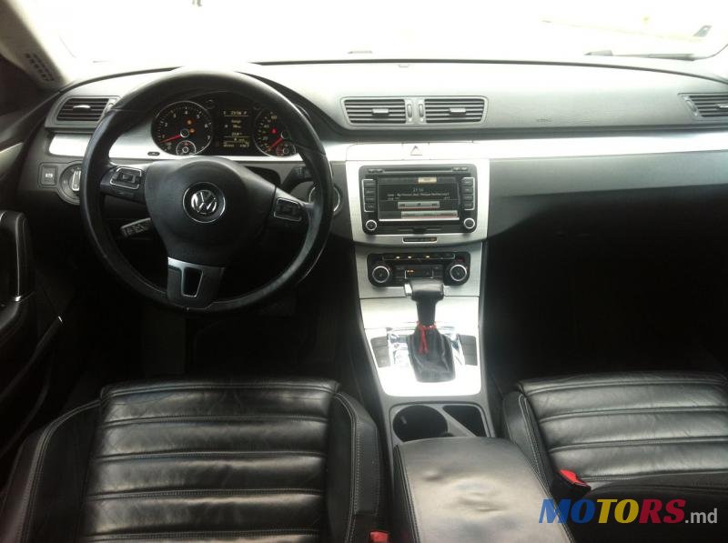 2009' Volkswagen Passat CC photo #3