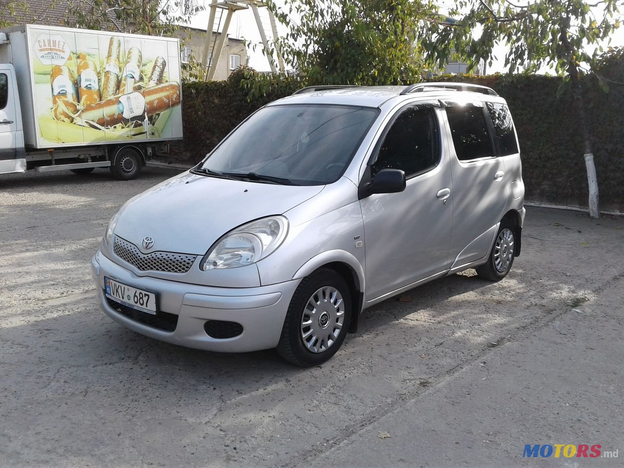 2004' Toyota Yaris Verso photo #3