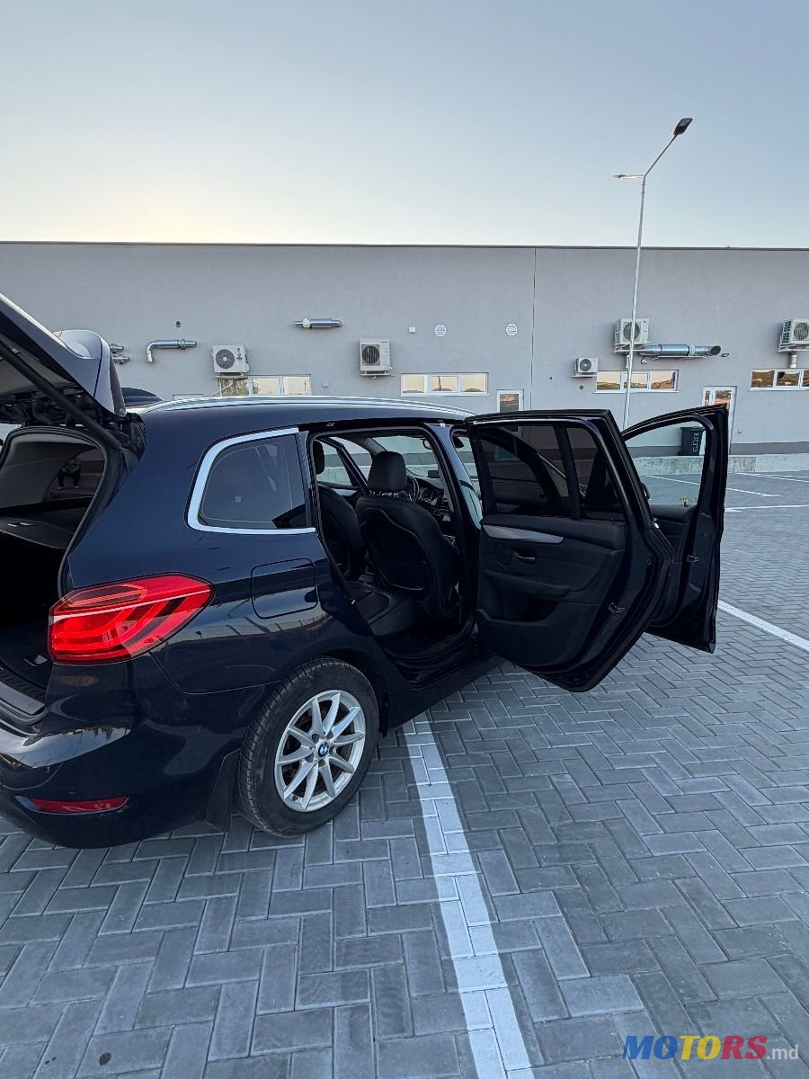 2016' BMW 2 Series Gran Tourer photo #3