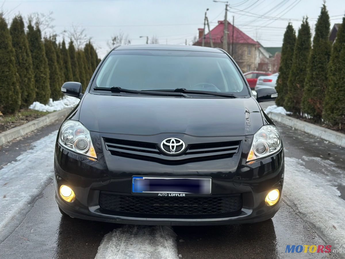 2010' Toyota Auris photo #2