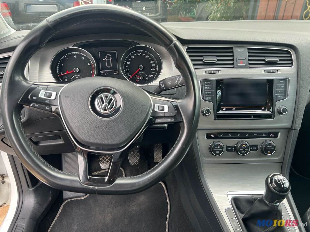 2014' Volkswagen Golf photo #6