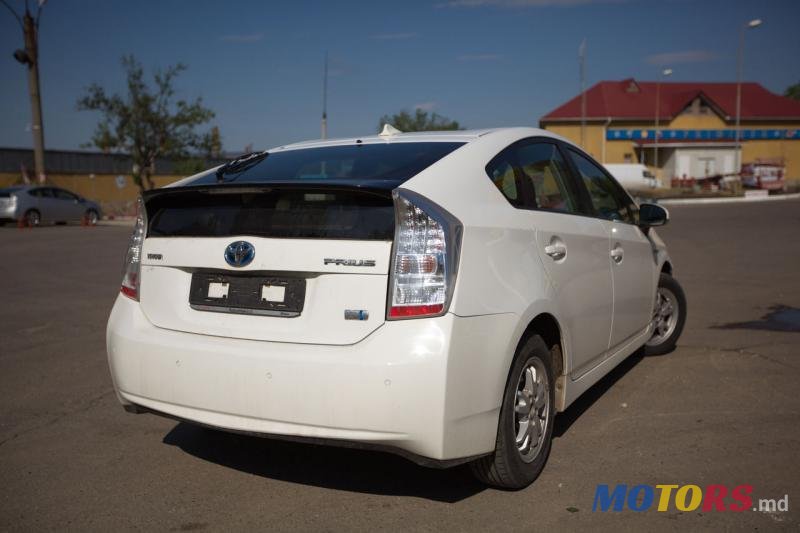 2010' Toyota Prius photo #3