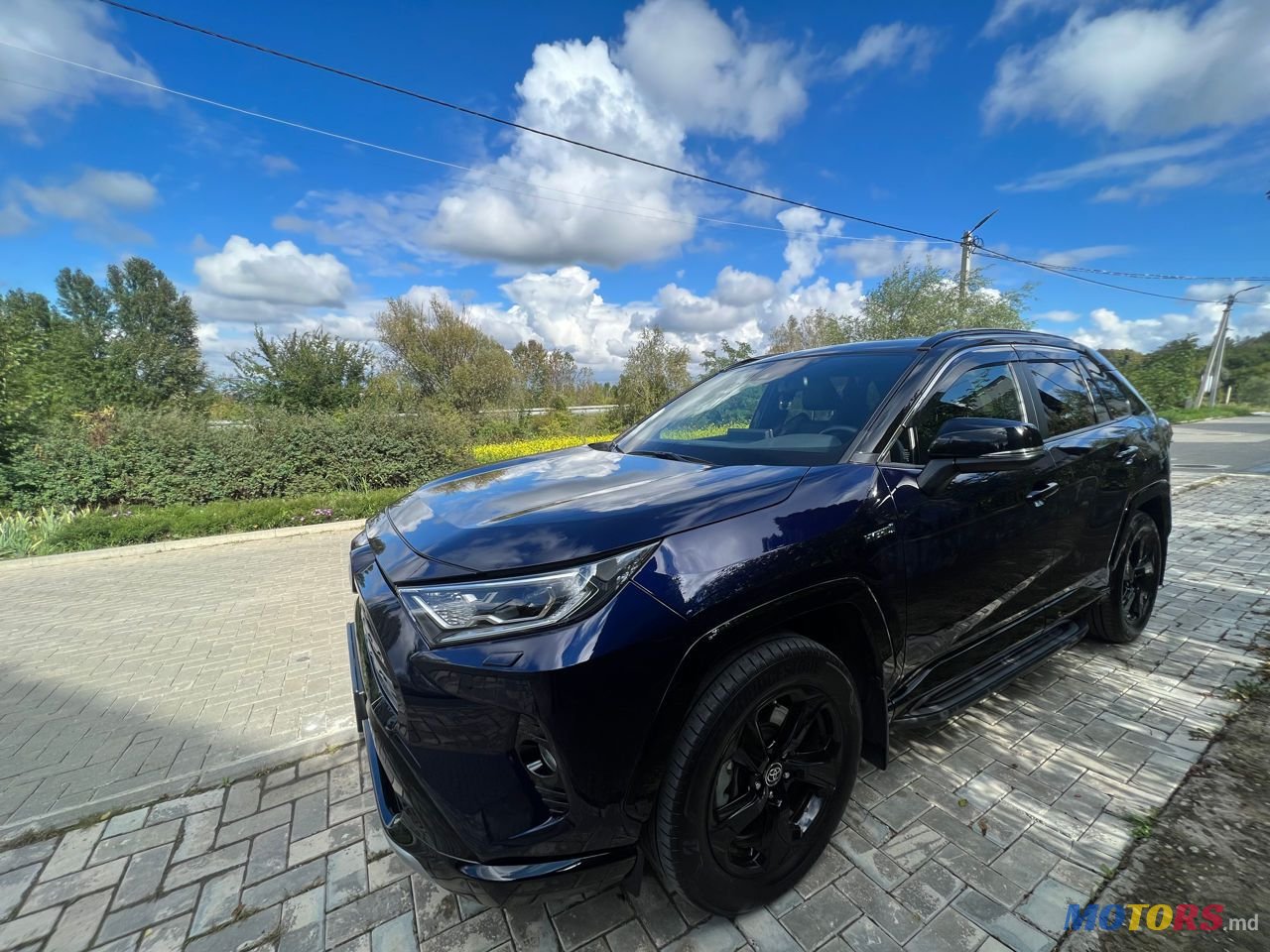 2019' Toyota RAV4 photo #4