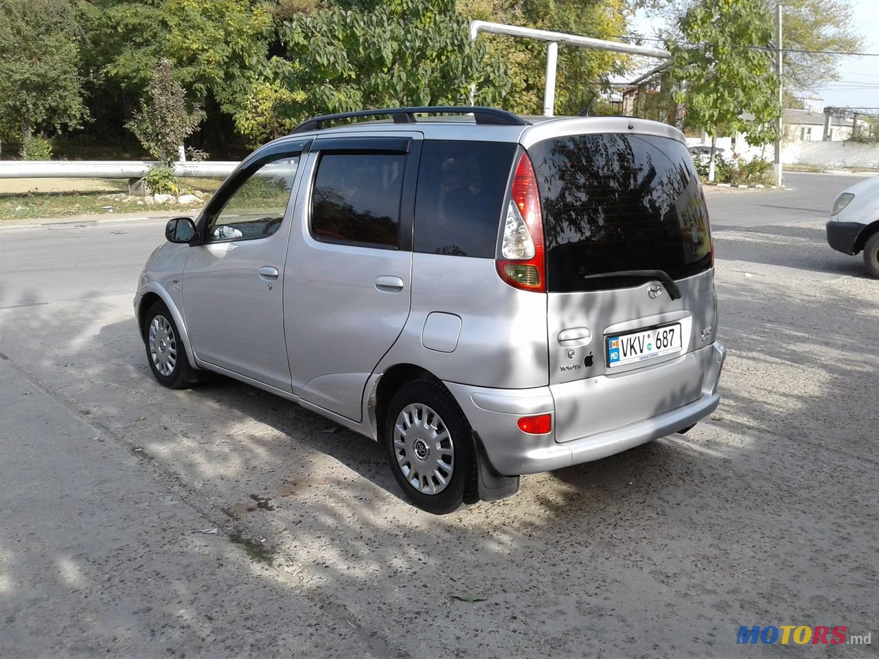 2004' Toyota Yaris Verso photo #5