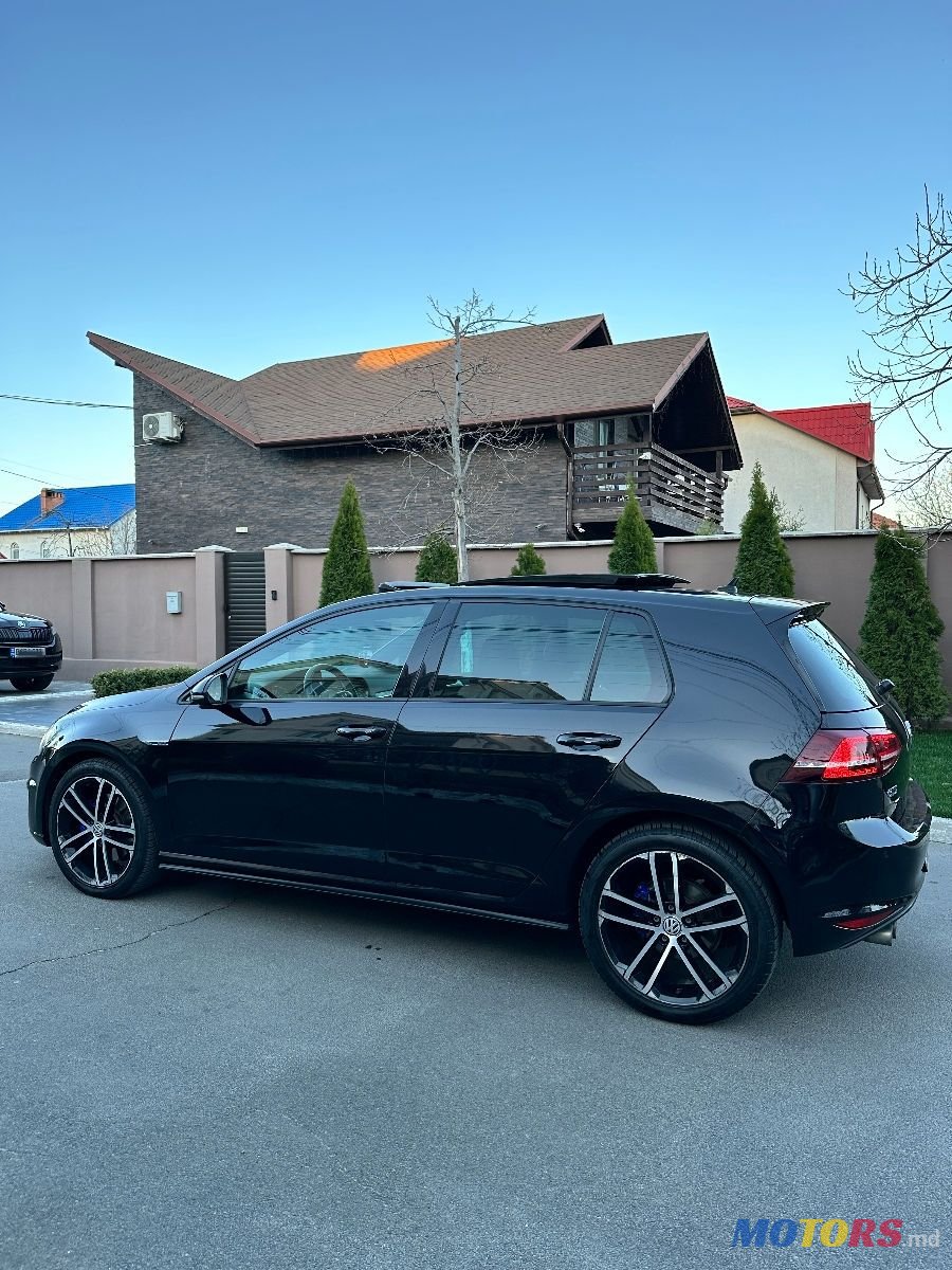 2015' Volkswagen Golf photo #6