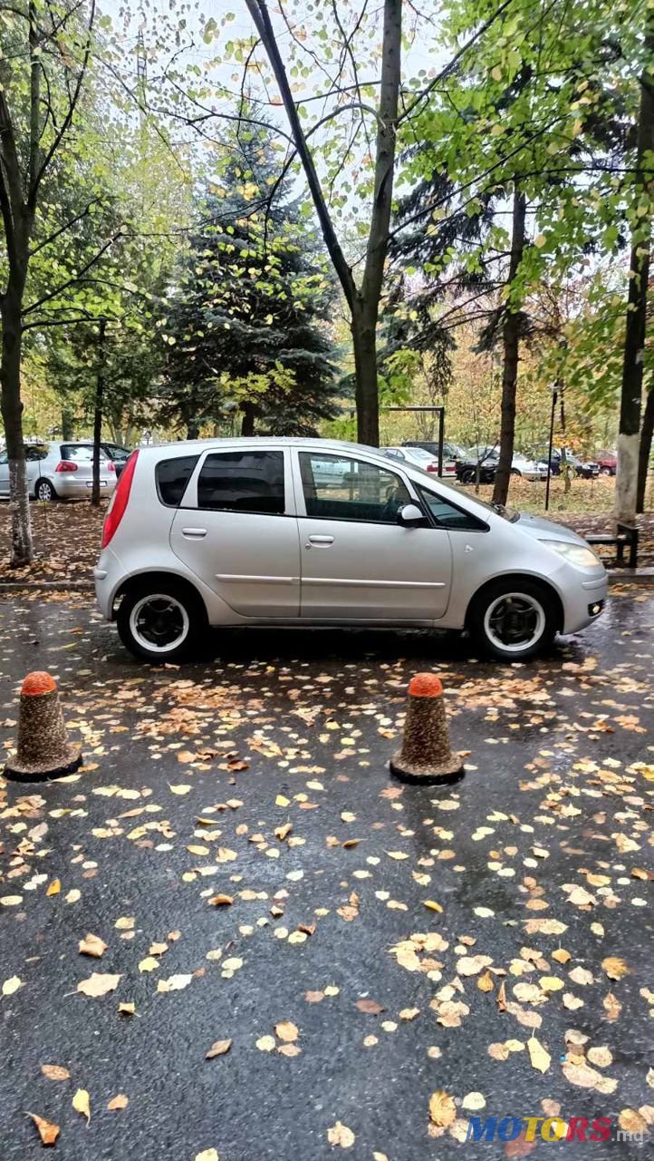 2006' Mitsubishi Colt photo #4