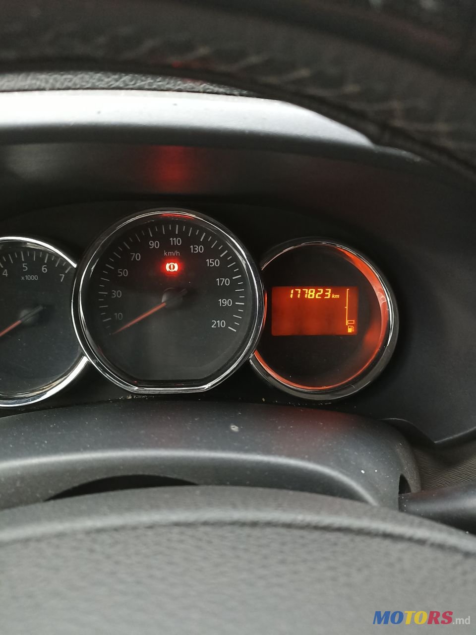 2013' Dacia Lodgy photo #6