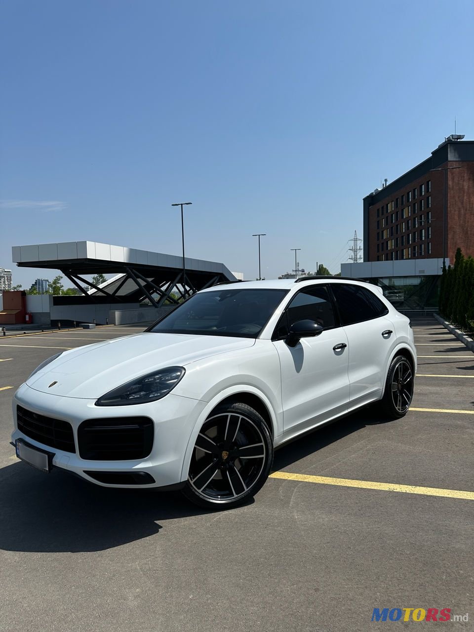 2019' Porsche Cayenne photo #2