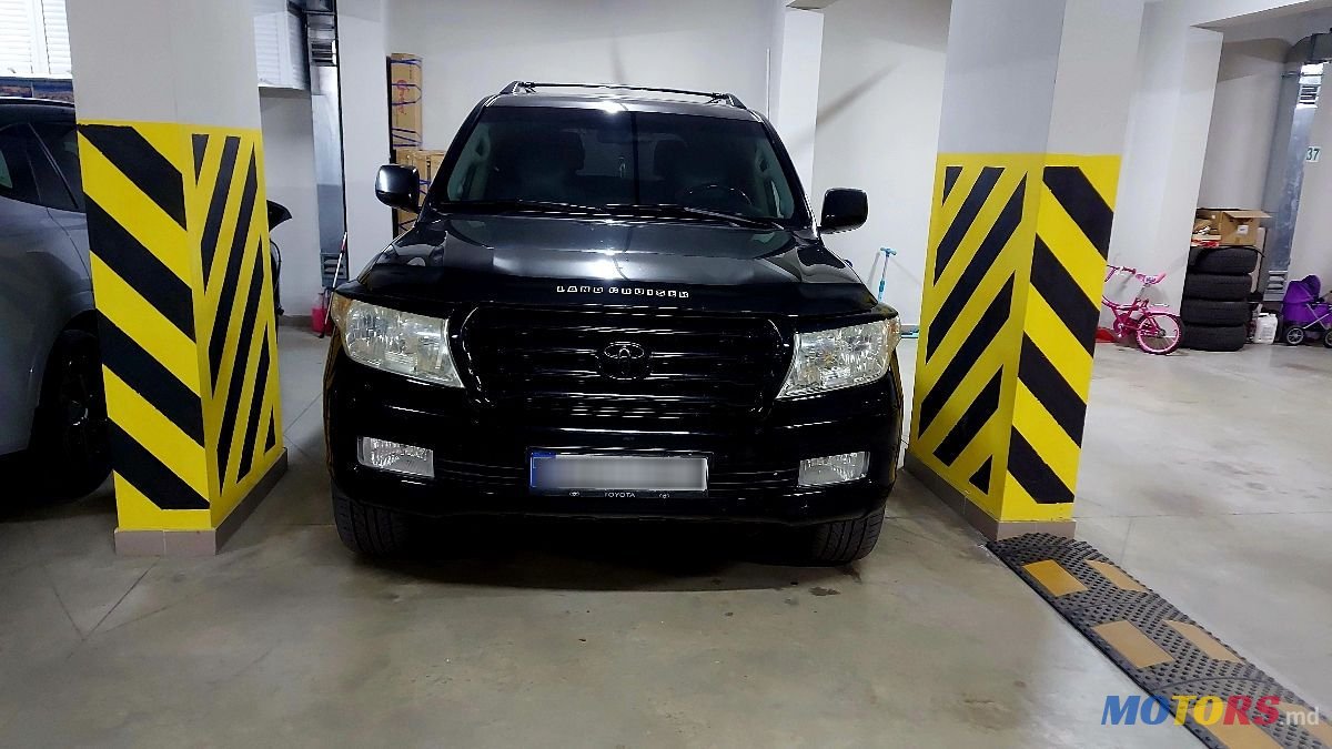 2010' Toyota Land Cruiser photo #2