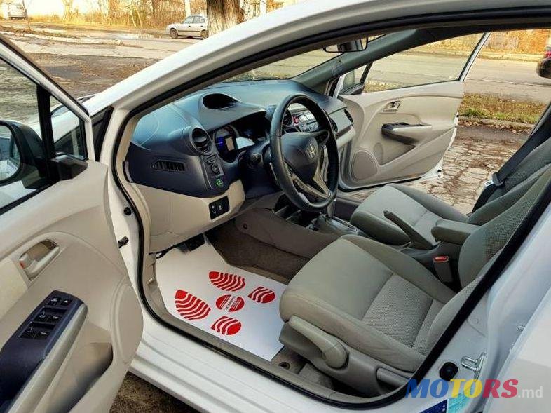 2010' Honda Insight photo #2