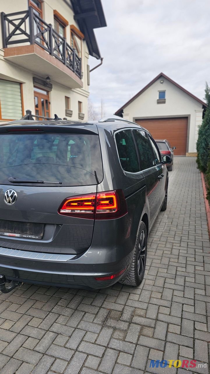 2019' Volkswagen Sharan photo #3