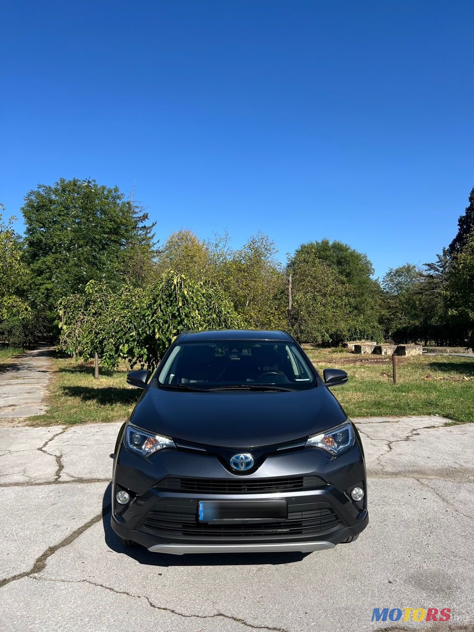 2017' Toyota RAV4 photo #4