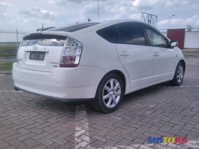 2008' Toyota Prius photo #3