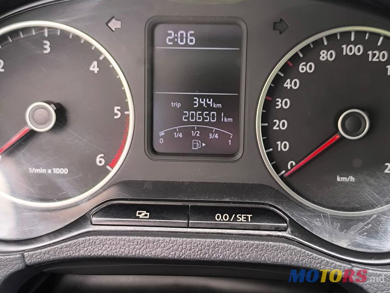 2012' Volkswagen Polo photo #5