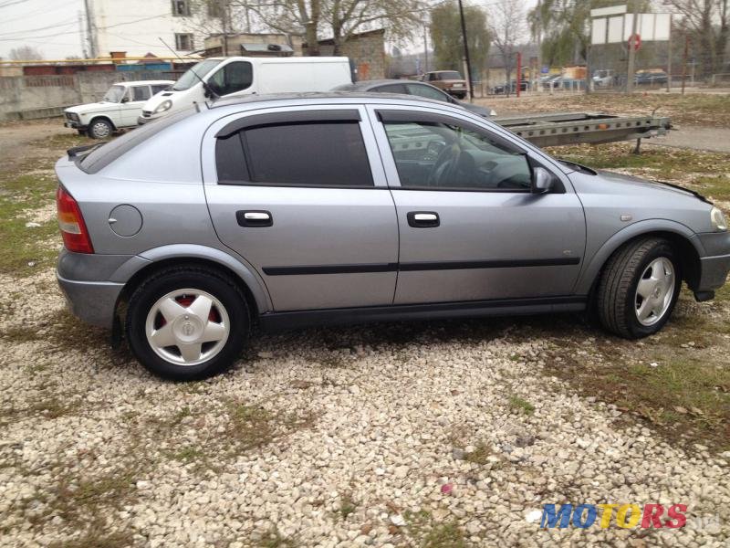 2005' Opel Astra photo #3