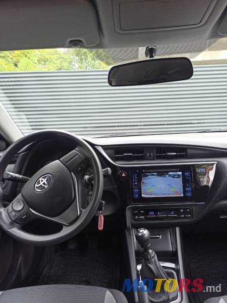 2016' Toyota Auris photo #3