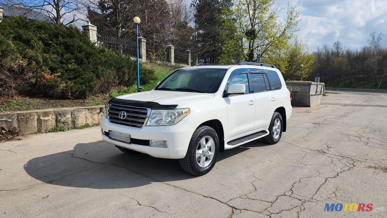 2008' Toyota Land Cruiser photo #2