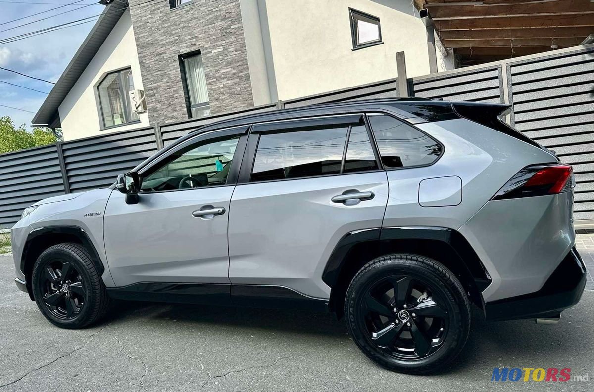 2019' Toyota RAV4 photo #3