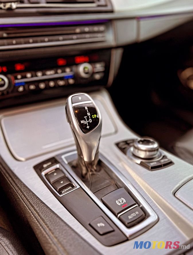 2010' BMW 5 Series photo #4