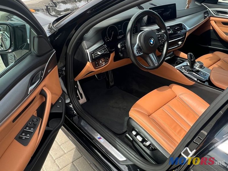 2019' BMW 5 Series photo #4