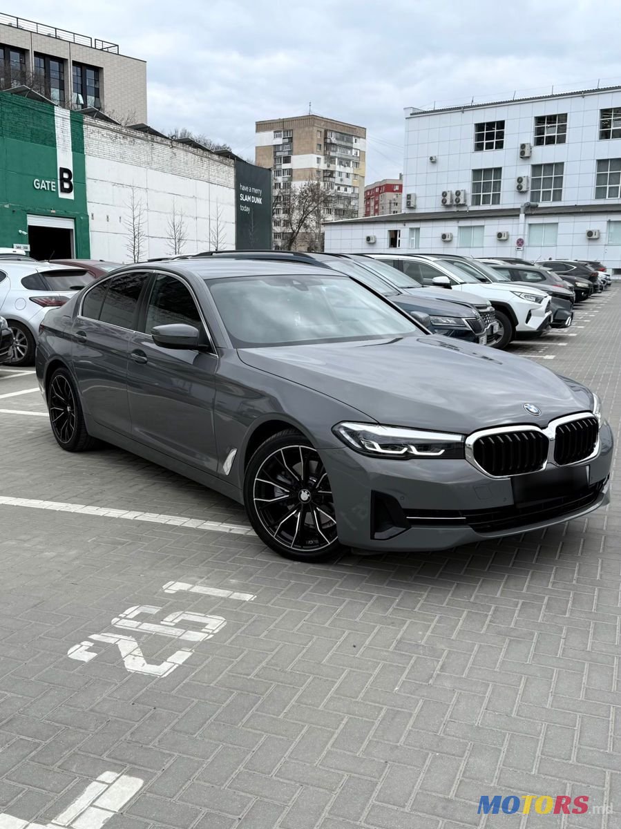 2021' BMW 5 Series photo #1