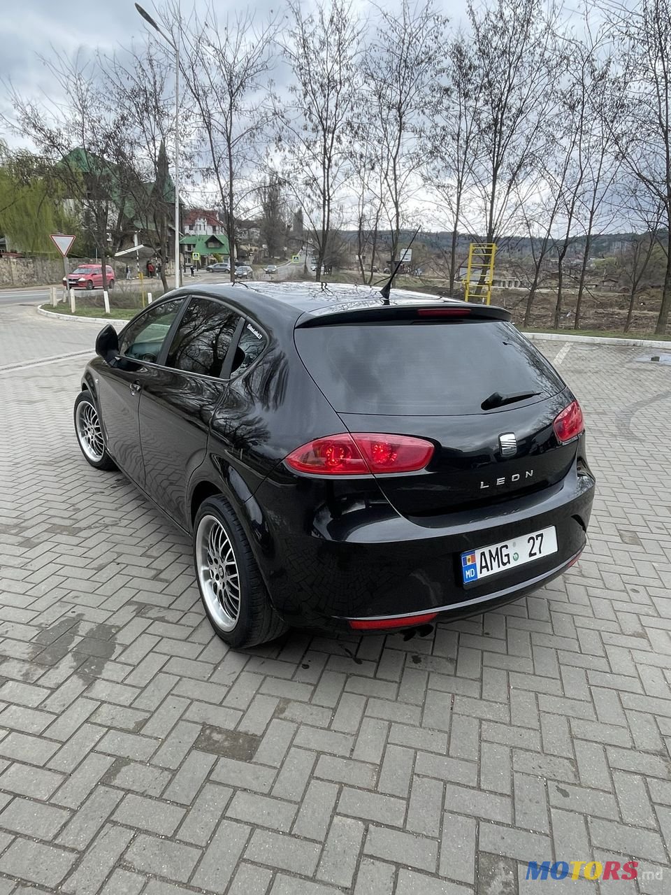 2011' SEAT Leon photo #4