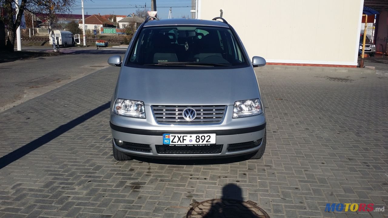 2009' Volkswagen Sharan photo #5