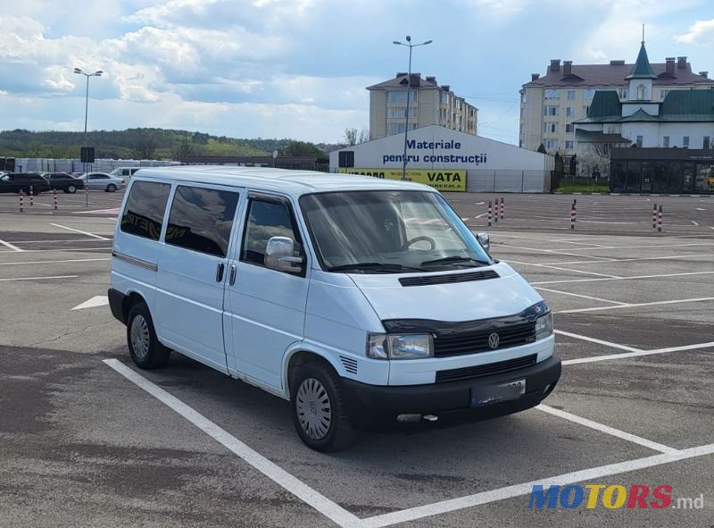 2003' Volkswagen Transporter photo #2