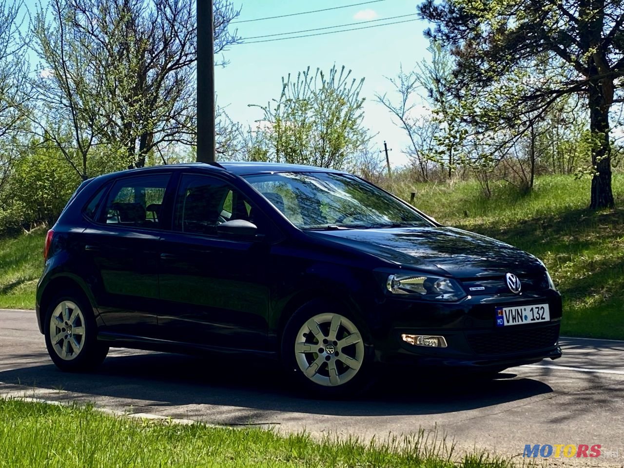 2013' Volkswagen Polo photo #2