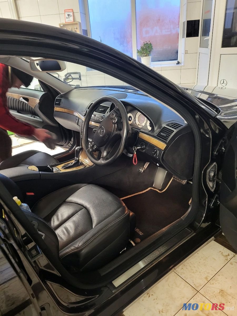 2008' Mercedes-Benz E-Class photo #4