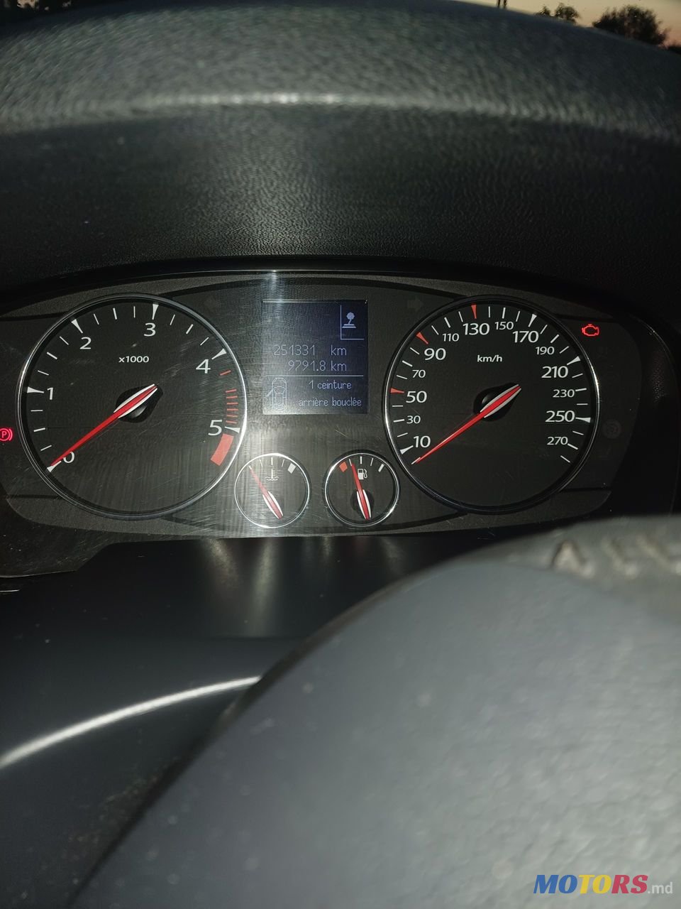 2011' Renault Laguna photo #2