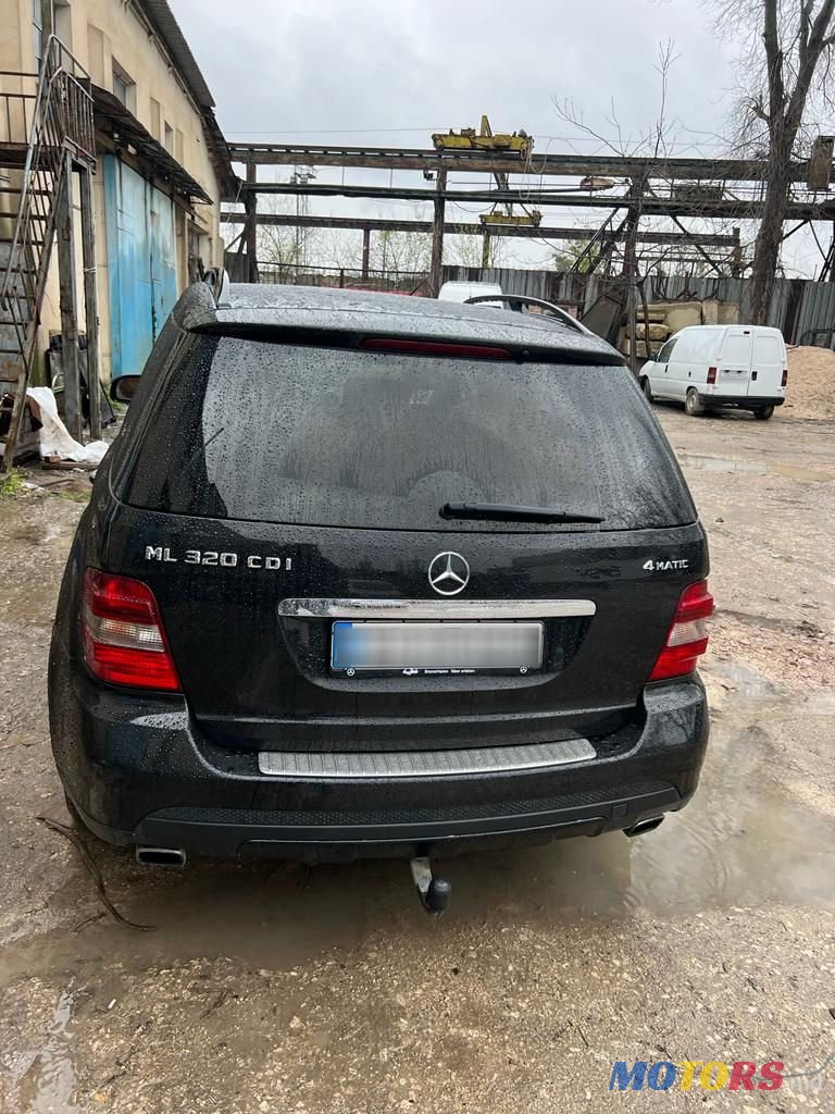 2007' Mercedes-Benz M Класс photo #3