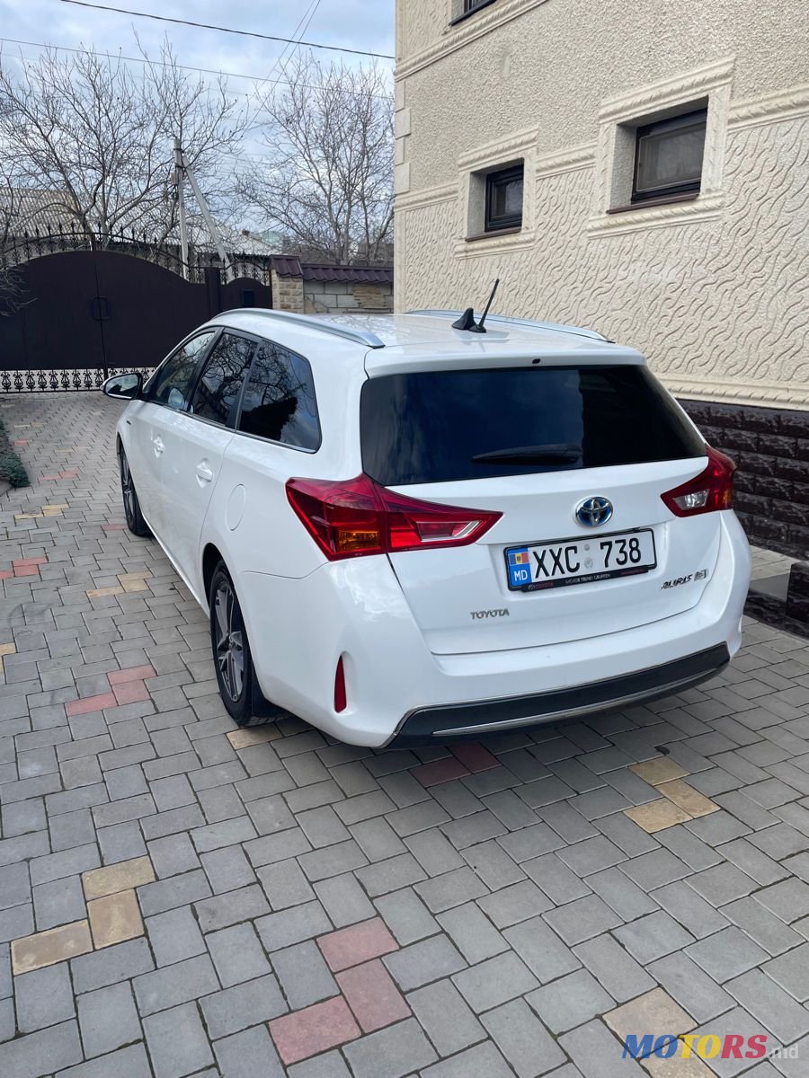 2015' Toyota Auris photo #5