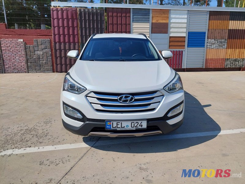 2015' Hyundai Santa Fe photo #2