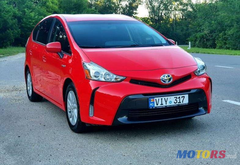2014' Toyota Prius v photo #1